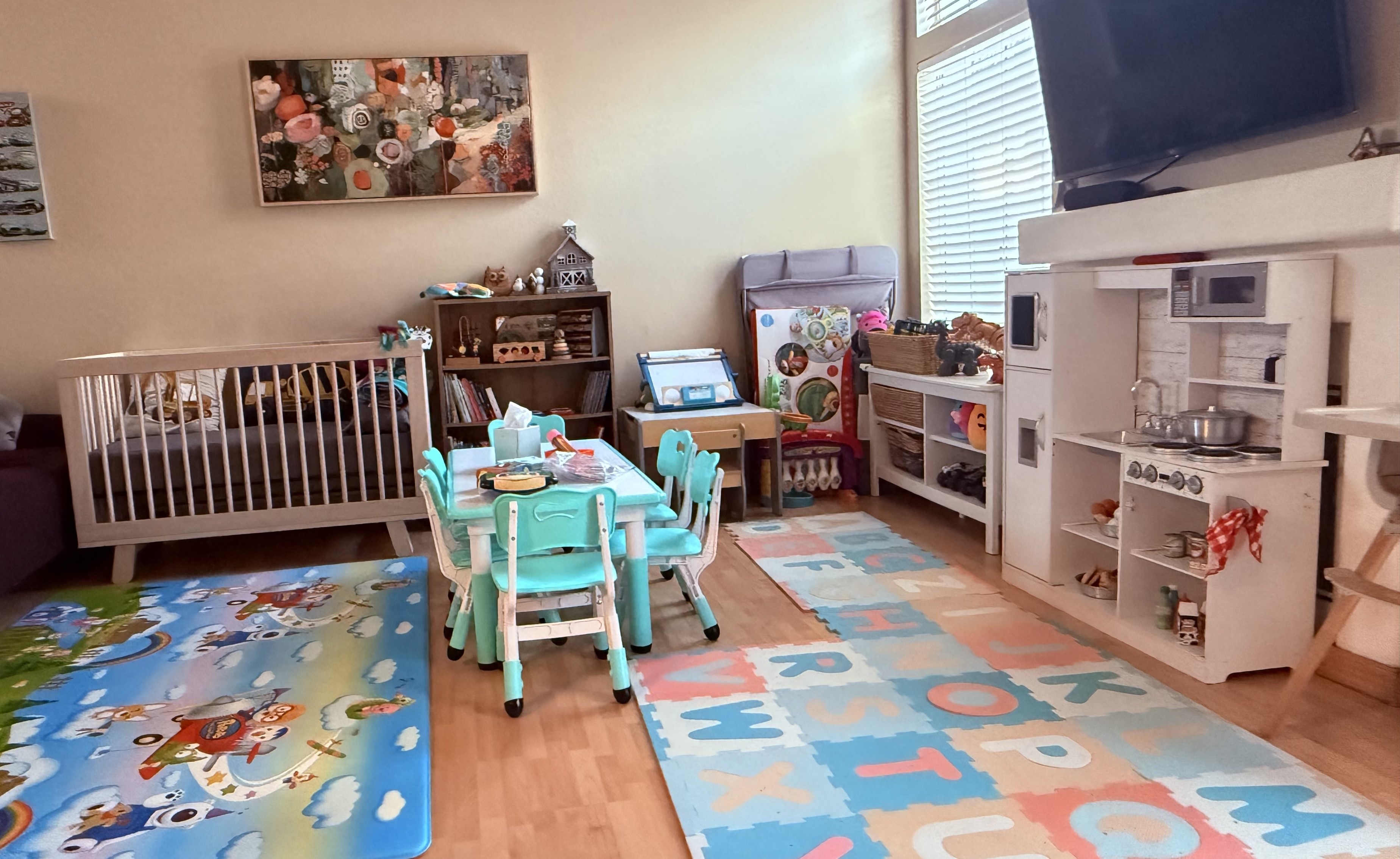 Wide view of Leila’s Playhouse daycare room